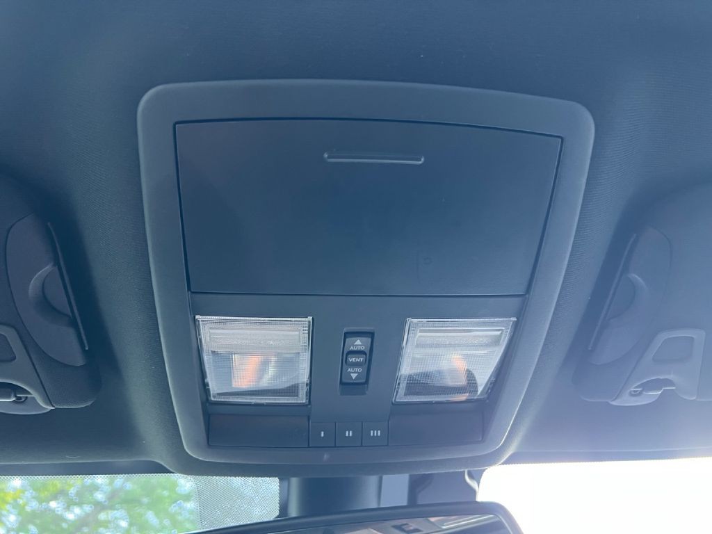 2017 Dodge Challenger Image 20