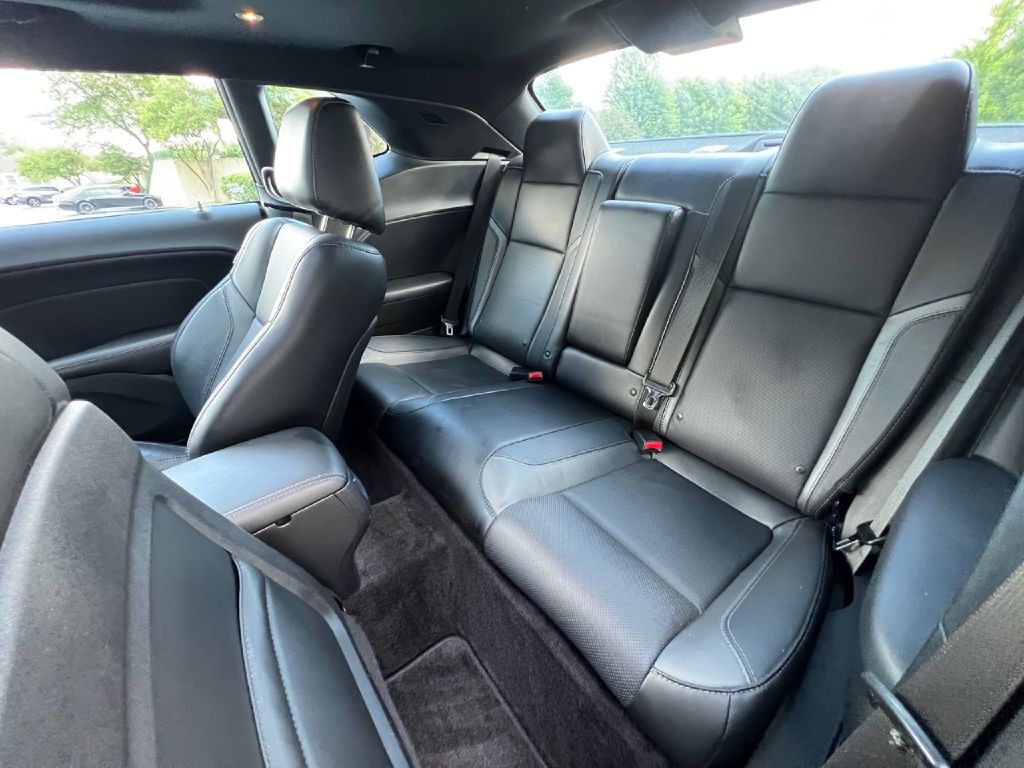 2017 Dodge Challenger Image 24