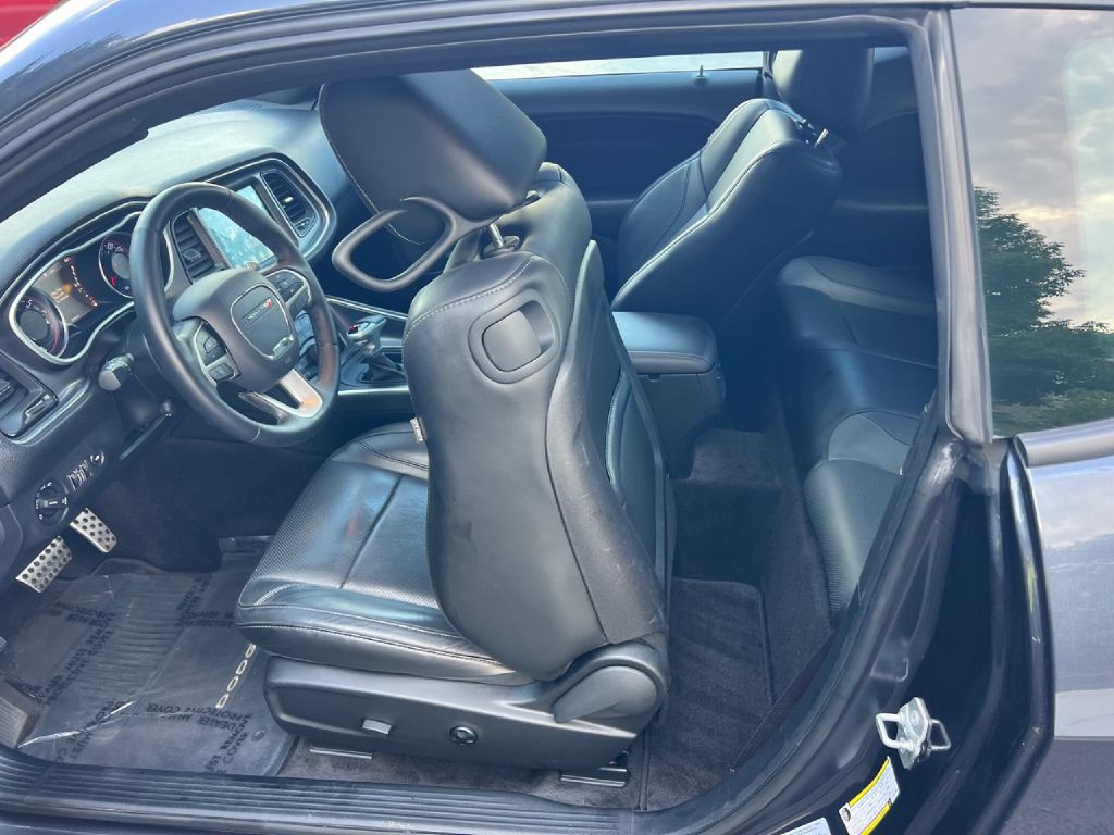 2017 Dodge Challenger Image 29