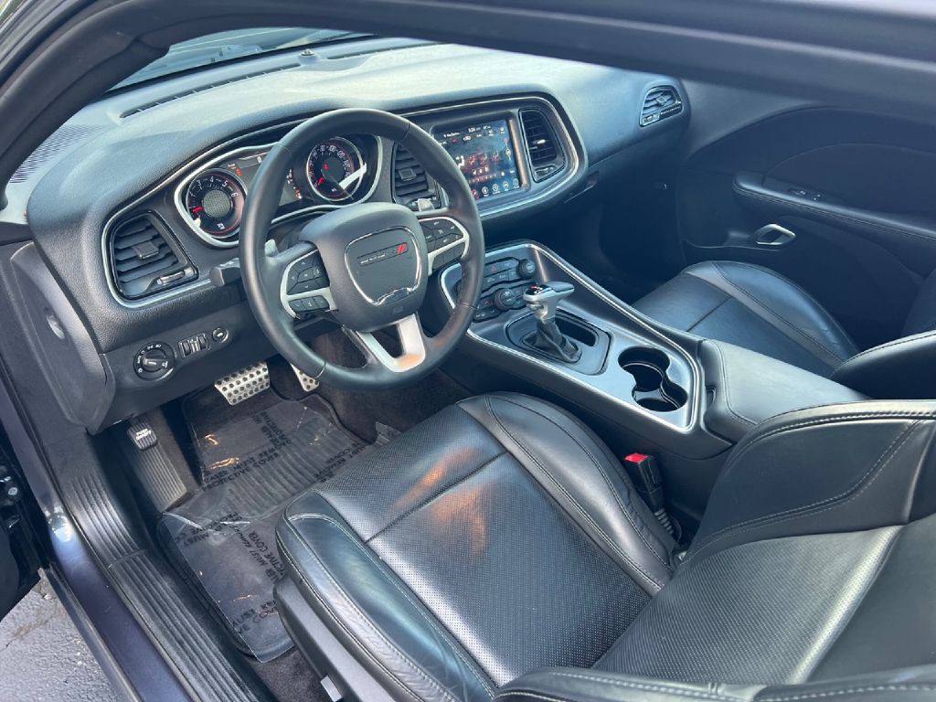 2017 Dodge Challenger Image 34