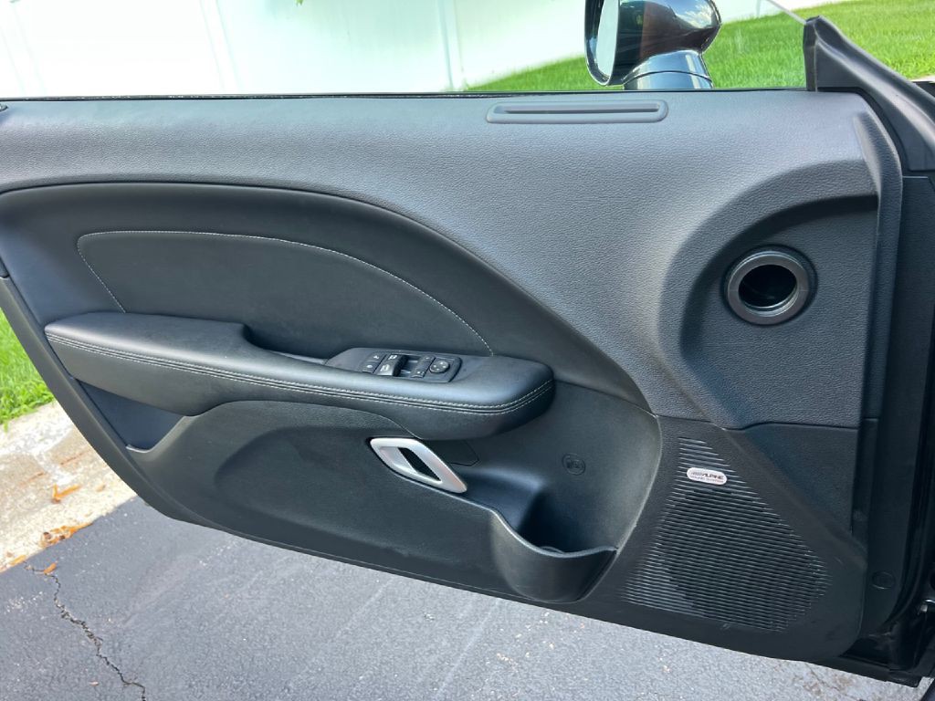 2017 Dodge Challenger Image 35