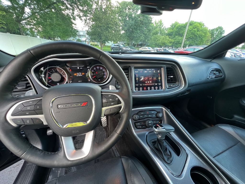2017 Dodge Challenger Image 36