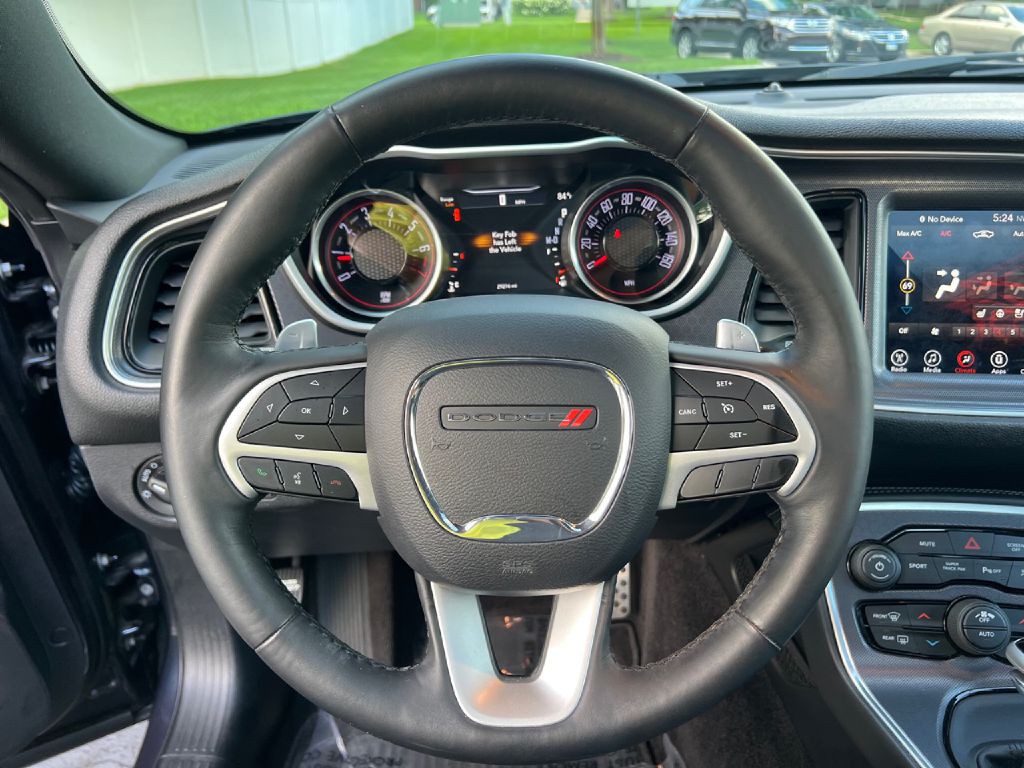 2017 Dodge Challenger Image 39
