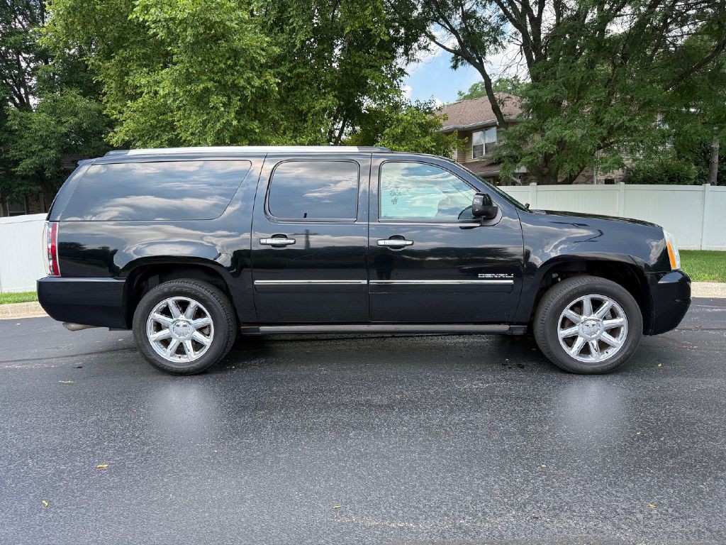 2011 GMC Yukon Image 12