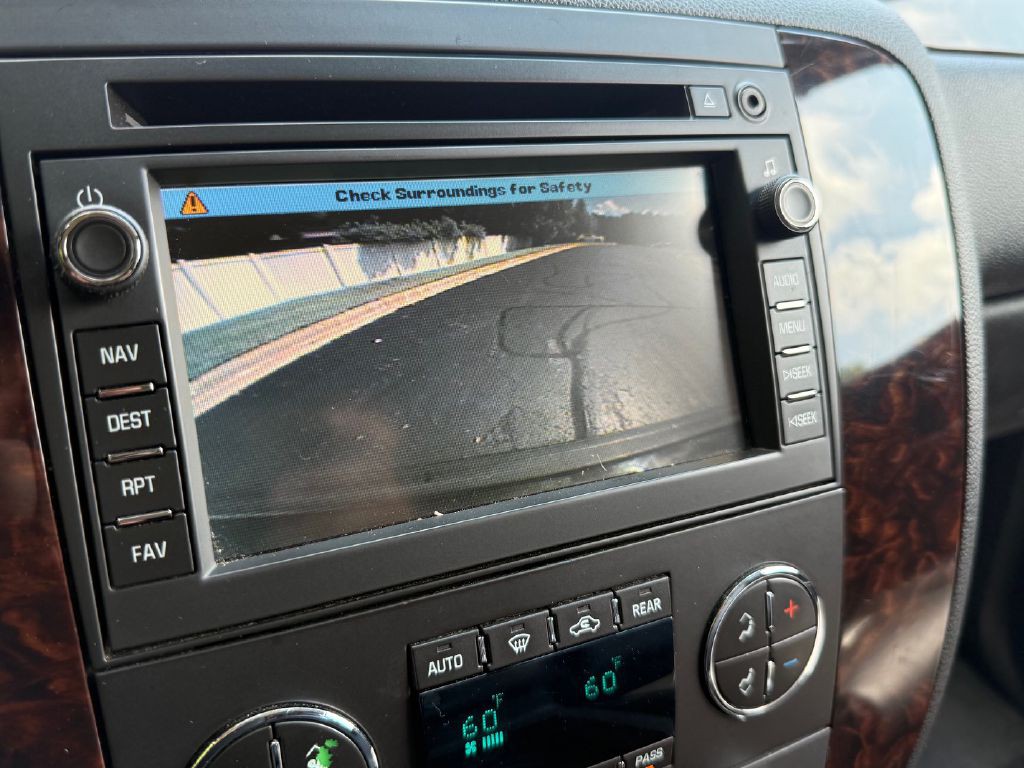 2011 GMC Yukon Image 16