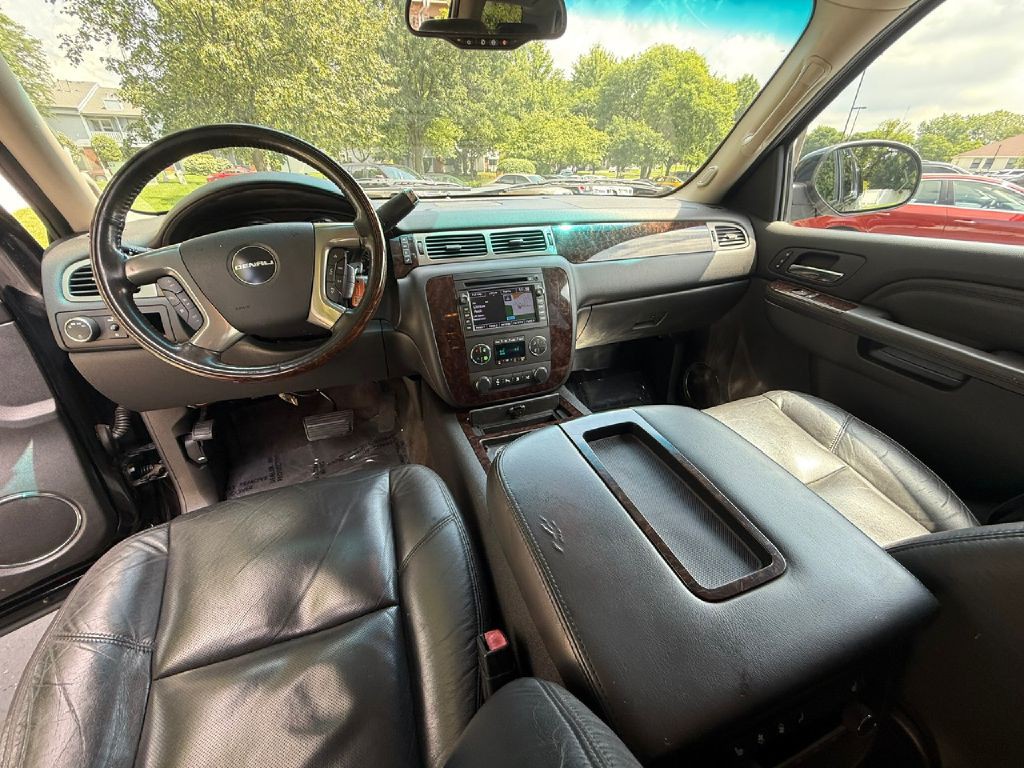 2011 GMC Yukon Image 17