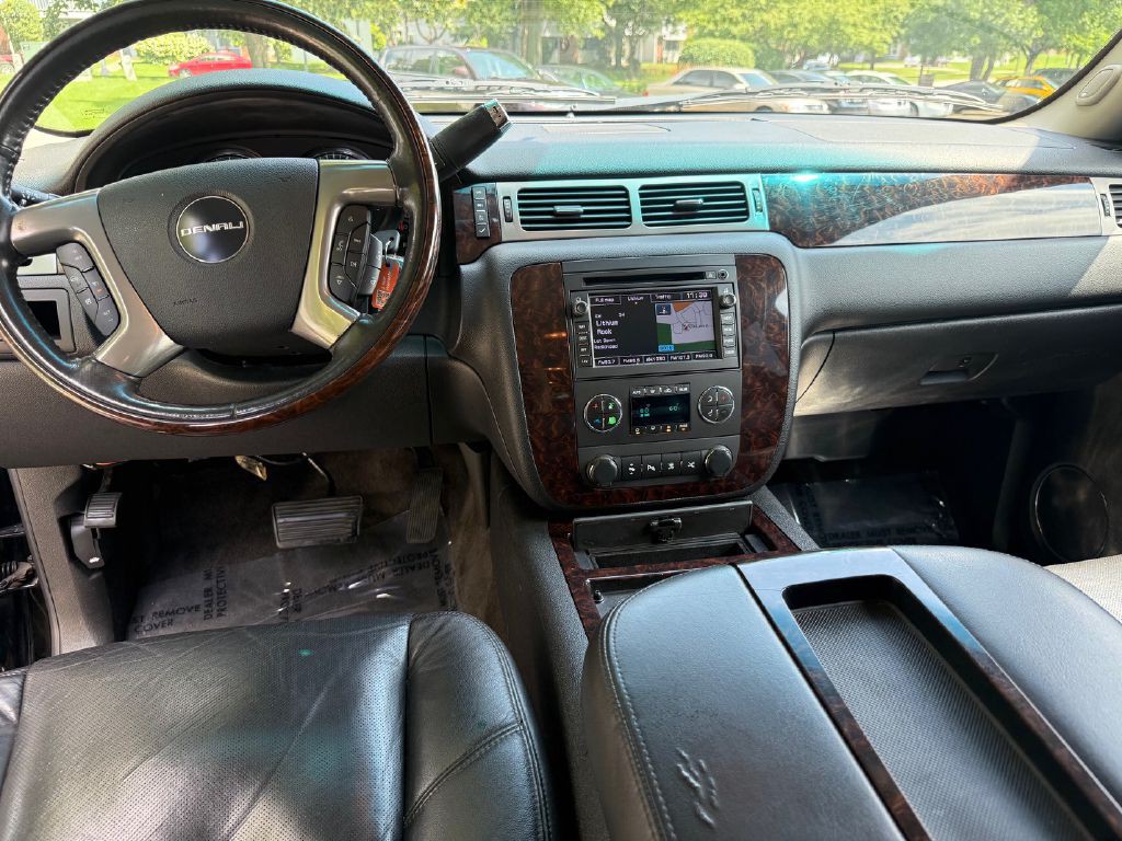 2011 GMC Yukon Image 19