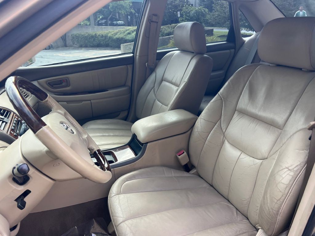 2004 Toyota Avalon Image 18