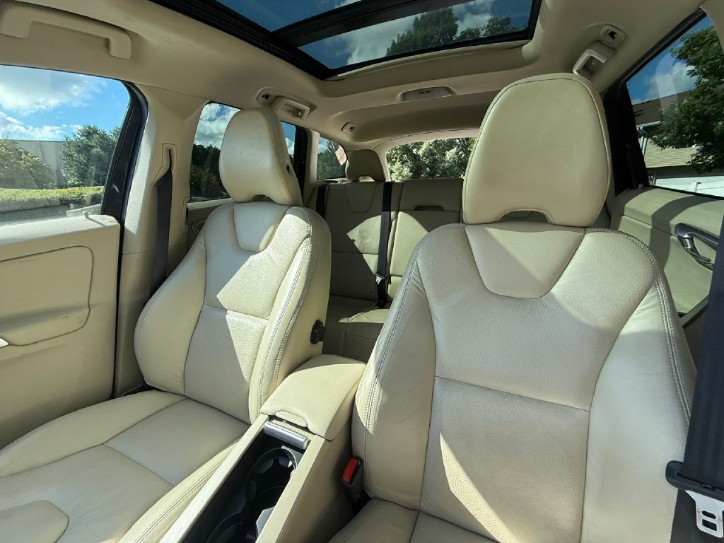 2010 Volvo XC60 Image 13