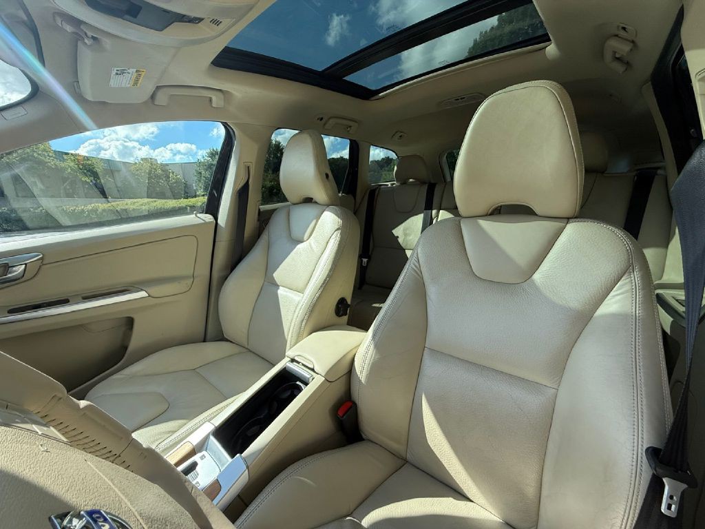 2010 Volvo XC60 Image 14