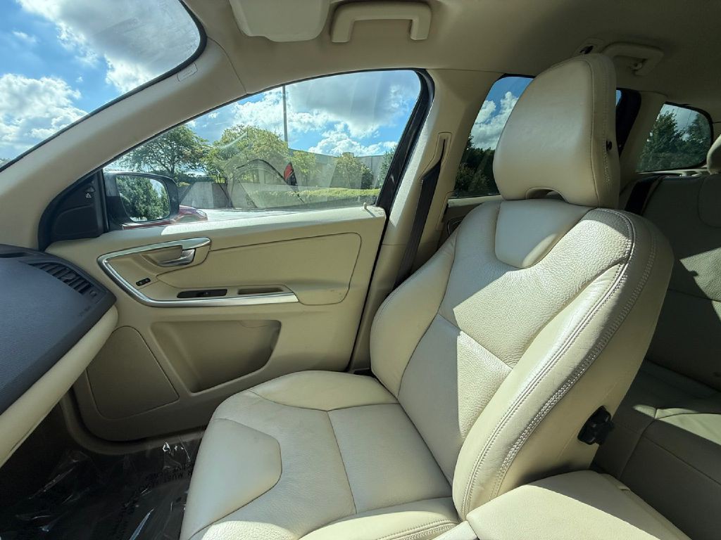 2010 Volvo XC60 Image 17