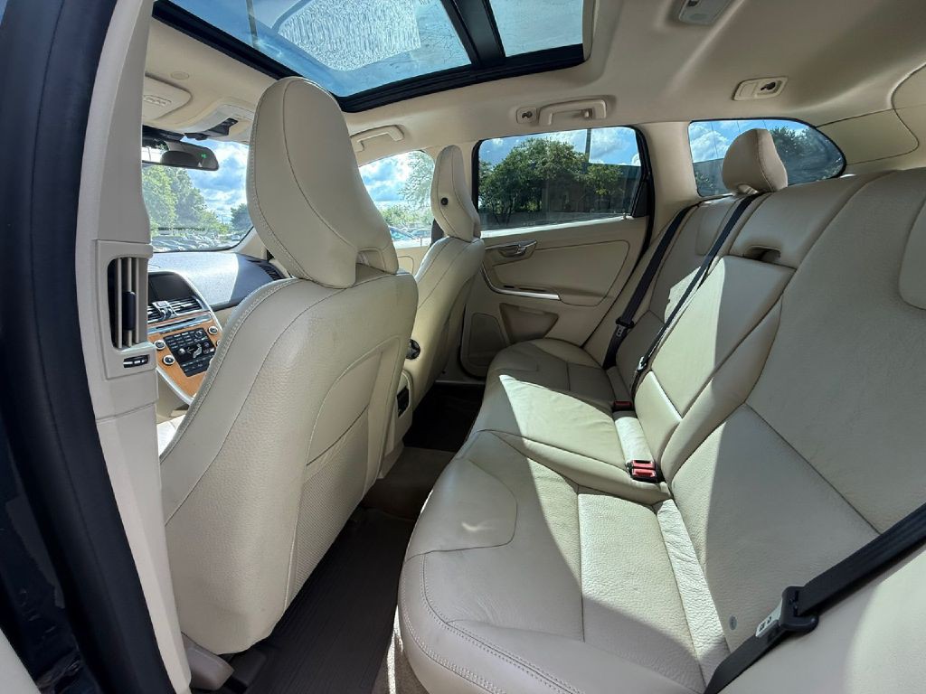 2010 Volvo XC60 Image 19