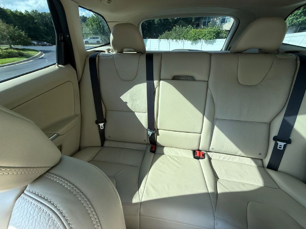 2010 Volvo XC60 Image 20