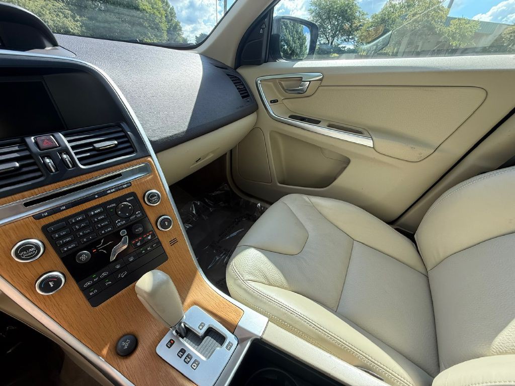 2010 Volvo XC60 Image 22
