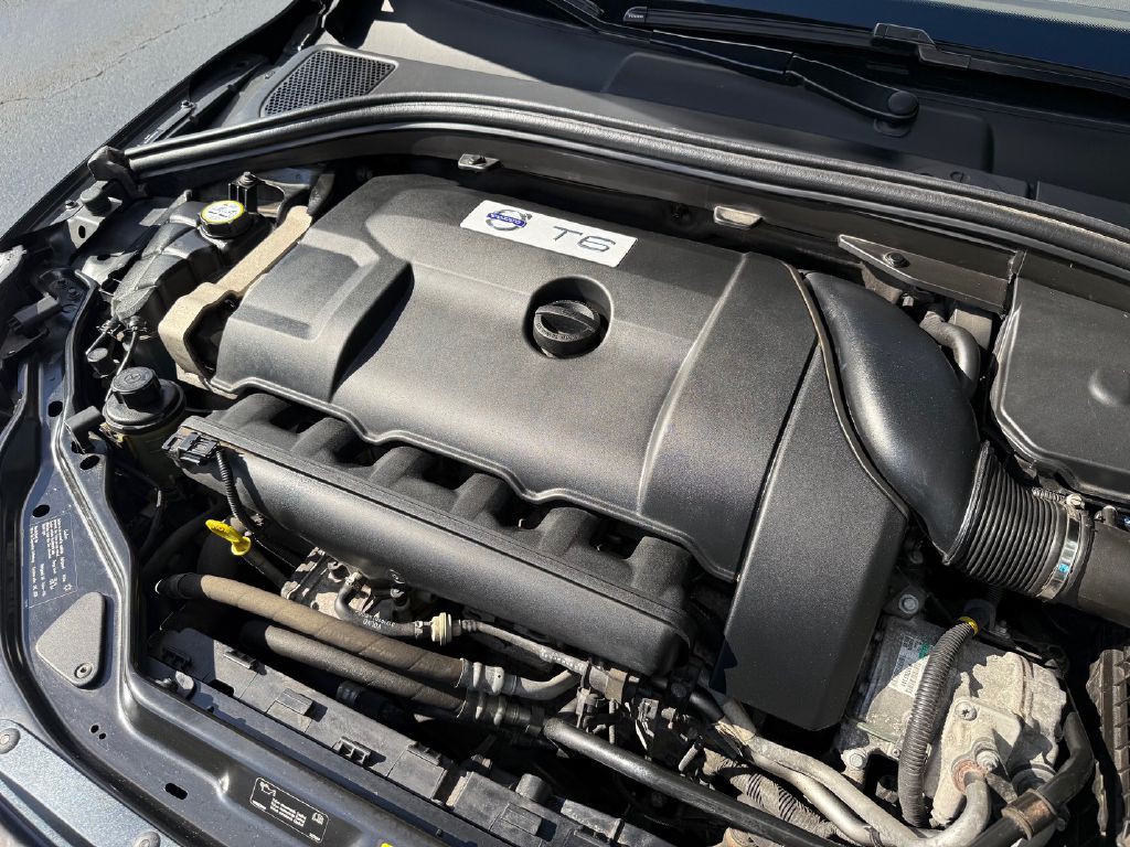 2010 Volvo XC60 Image 24