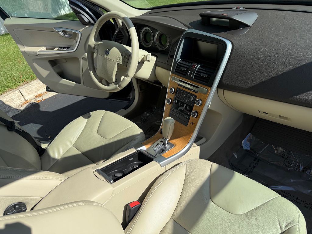 2010 Volvo XC60 Image 27