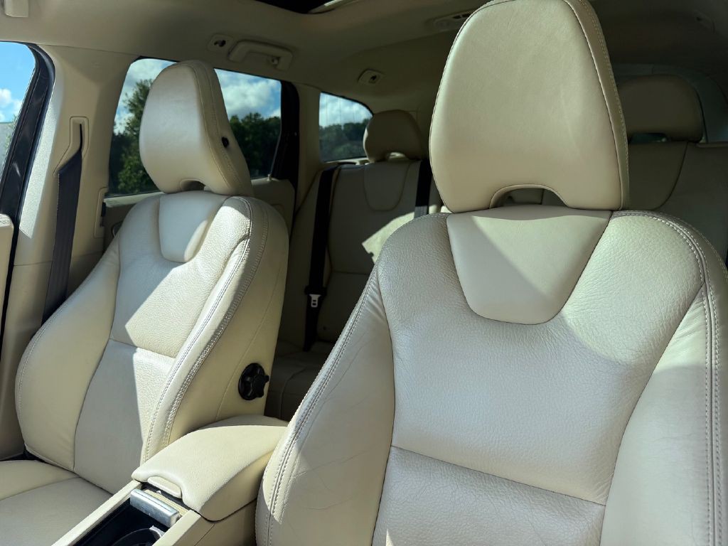 2010 Volvo XC60 Image 35