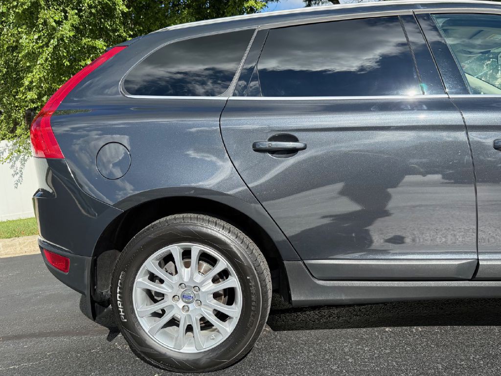2010 Volvo XC60 Image 40