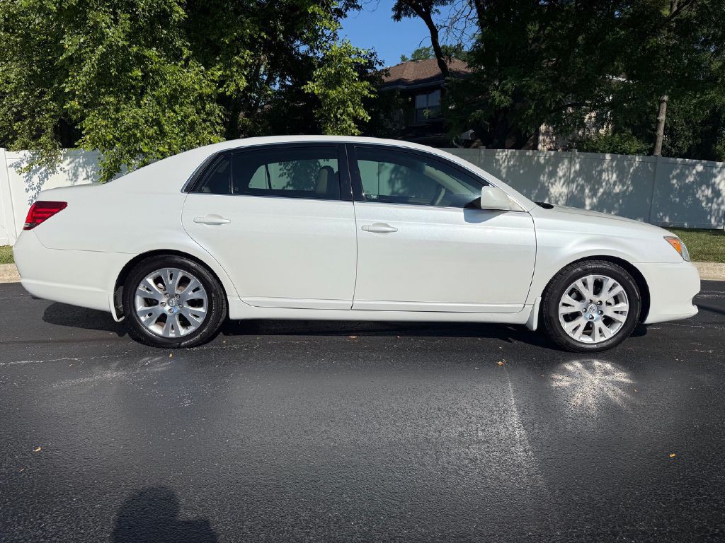2010 Toyota Avalon Image 4