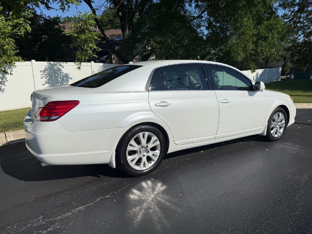 2010 Toyota Avalon Image 5