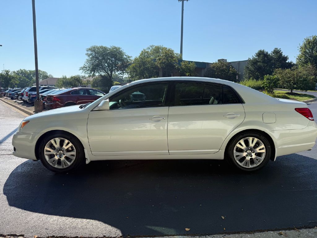 2010 Toyota Avalon Image 8