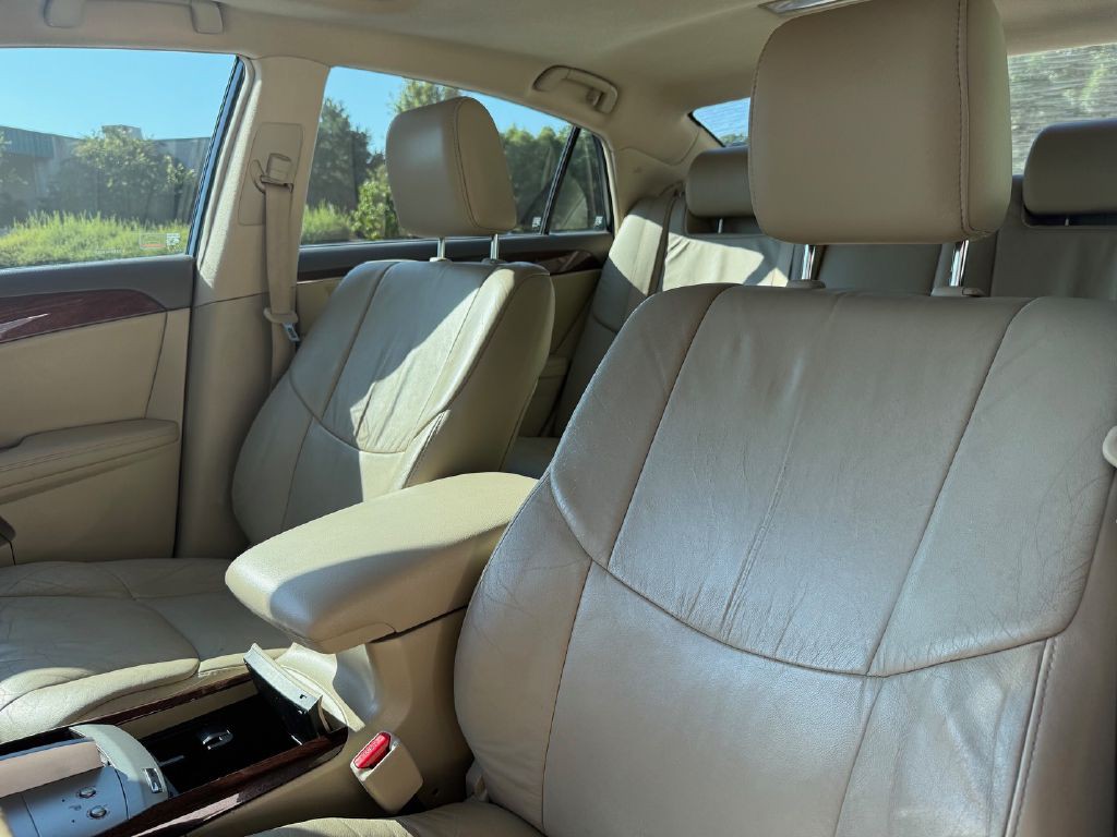 2010 Toyota Avalon Image 16