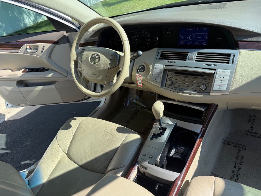 2010 Toyota Avalon Image 17