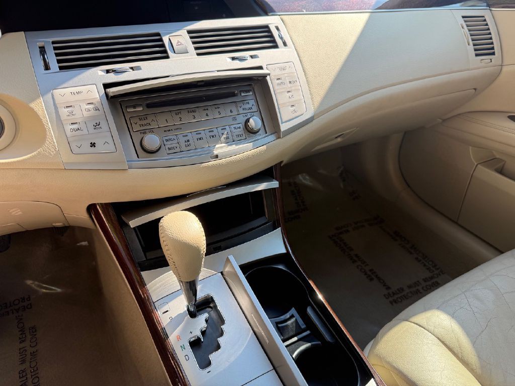 2010 Toyota Avalon Image 20