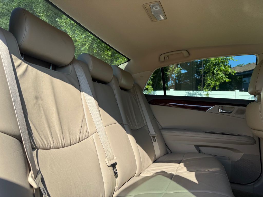2010 Toyota Avalon Image 24