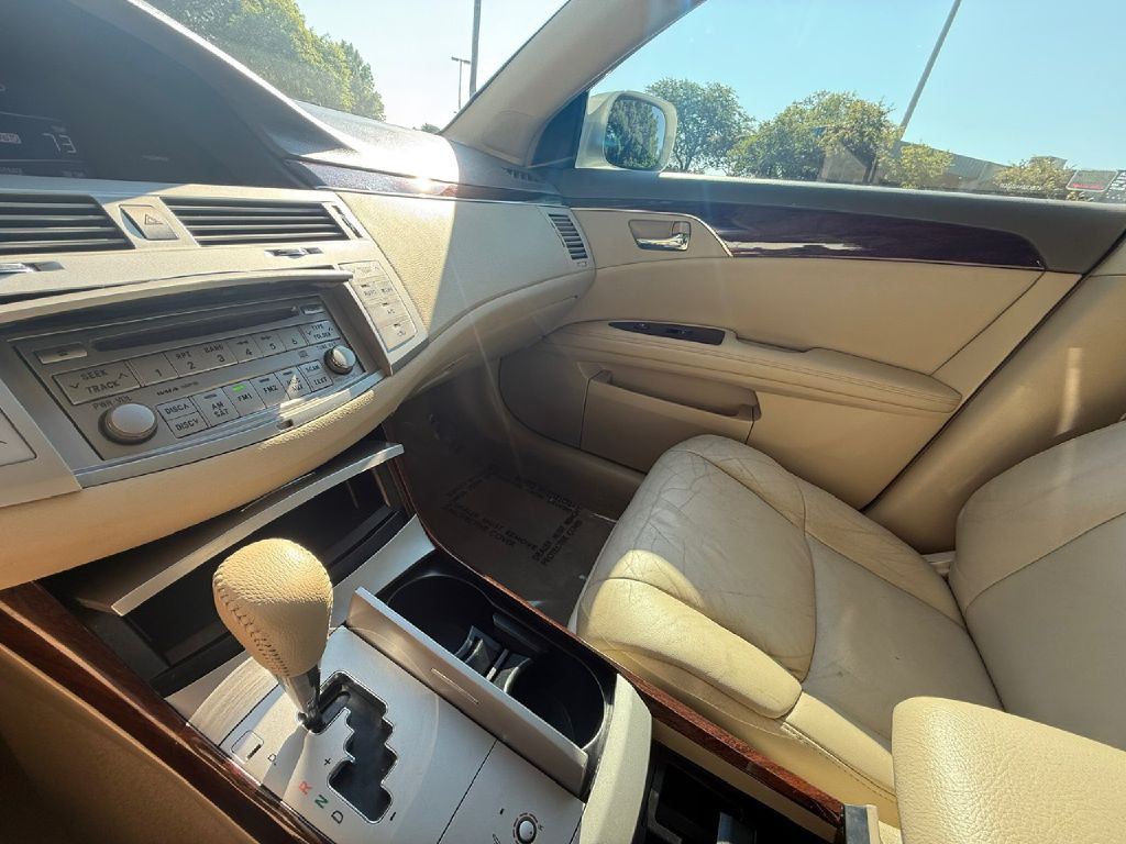 2010 Toyota Avalon Image 35