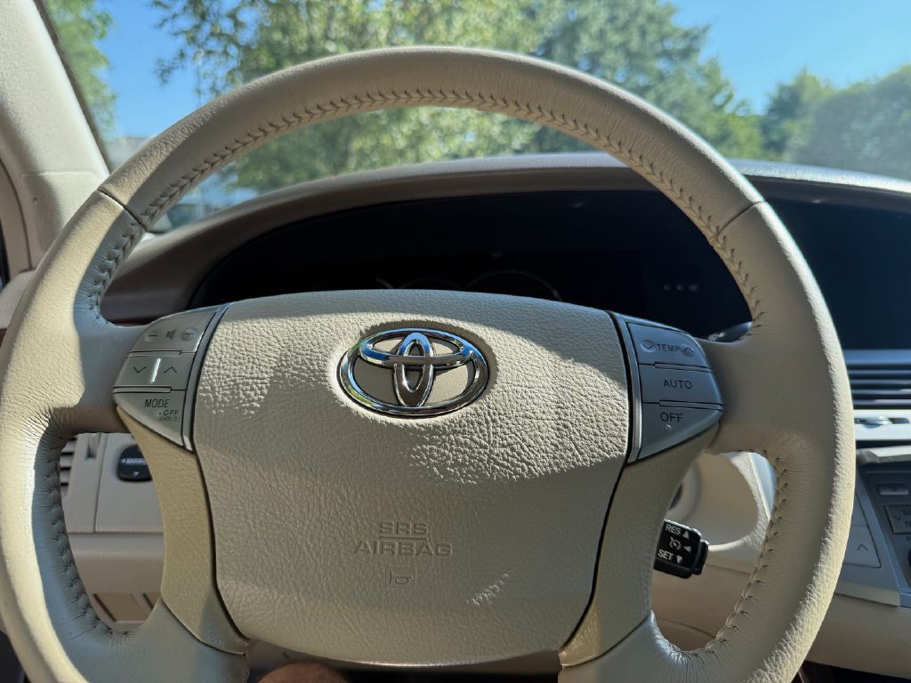 2010 Toyota Avalon Image 37