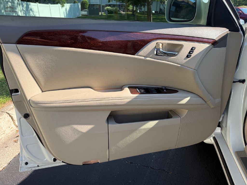 2010 Toyota Avalon Image 38