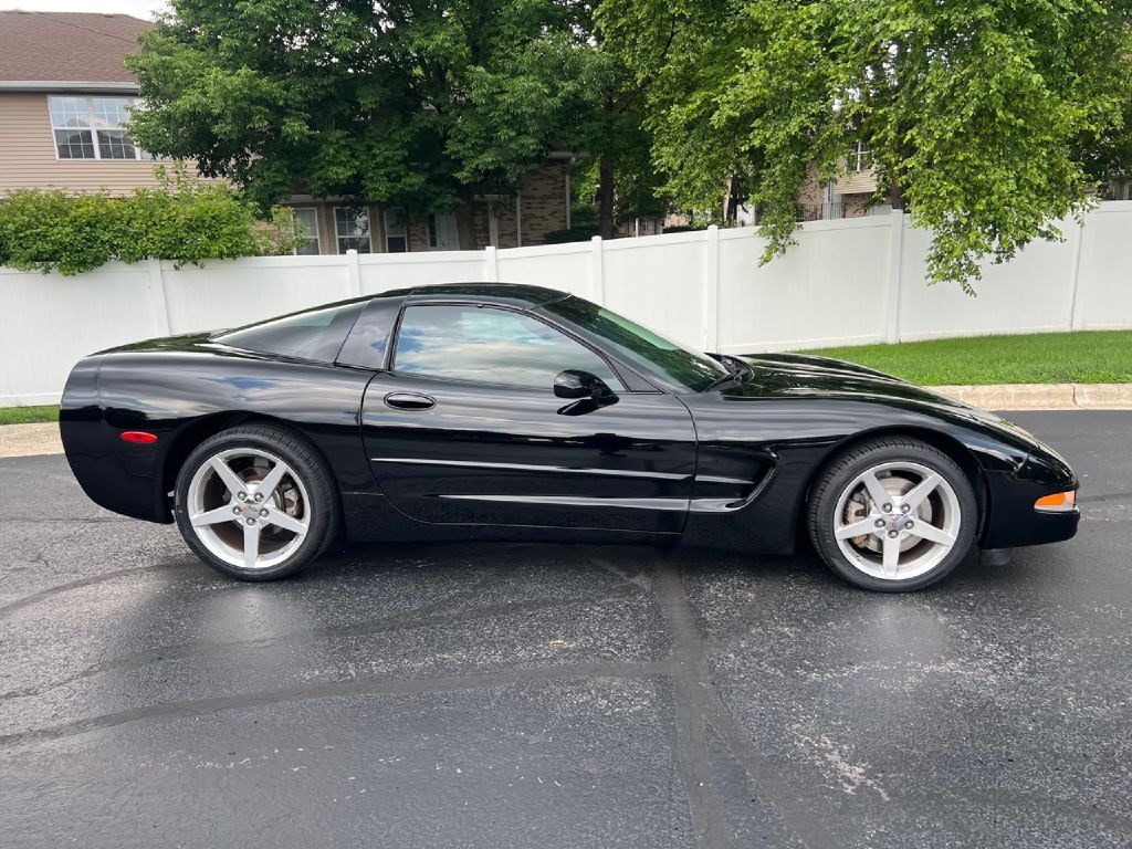 2004 Chevrolet Corvette Image 5
