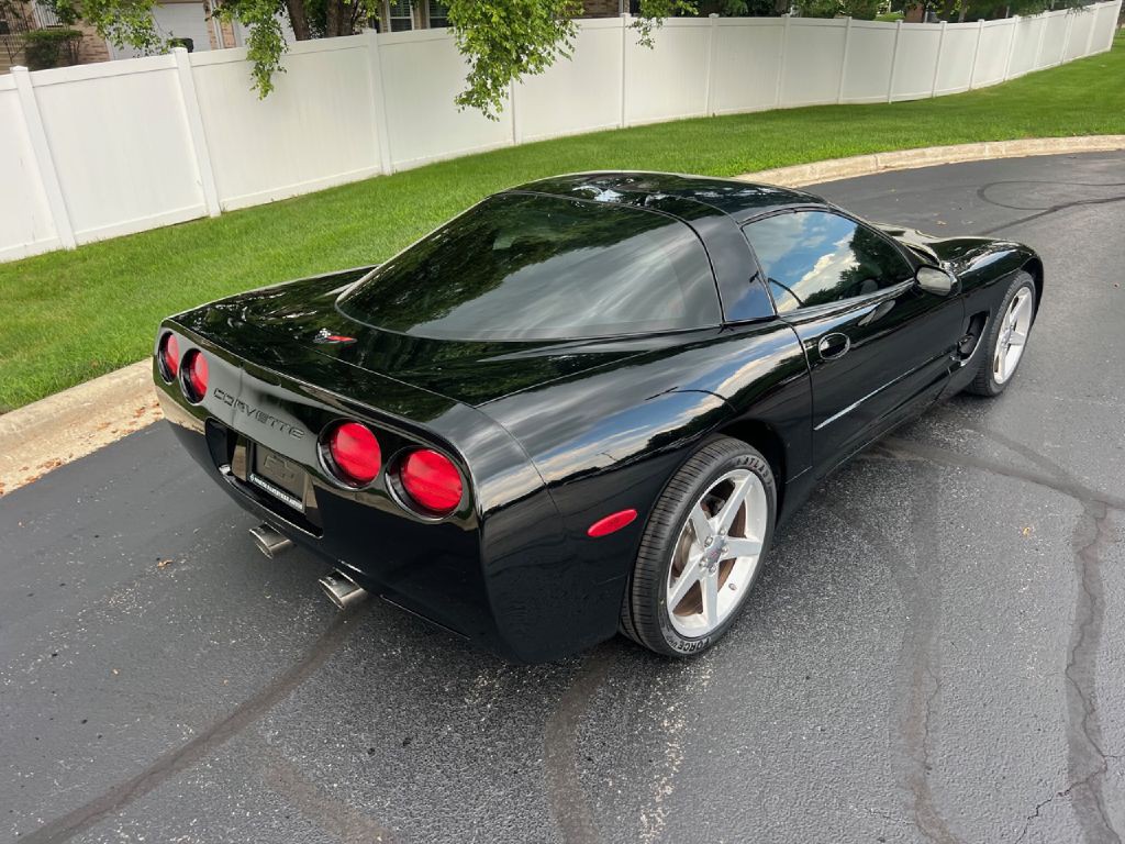 2004 Chevrolet Corvette Image 7