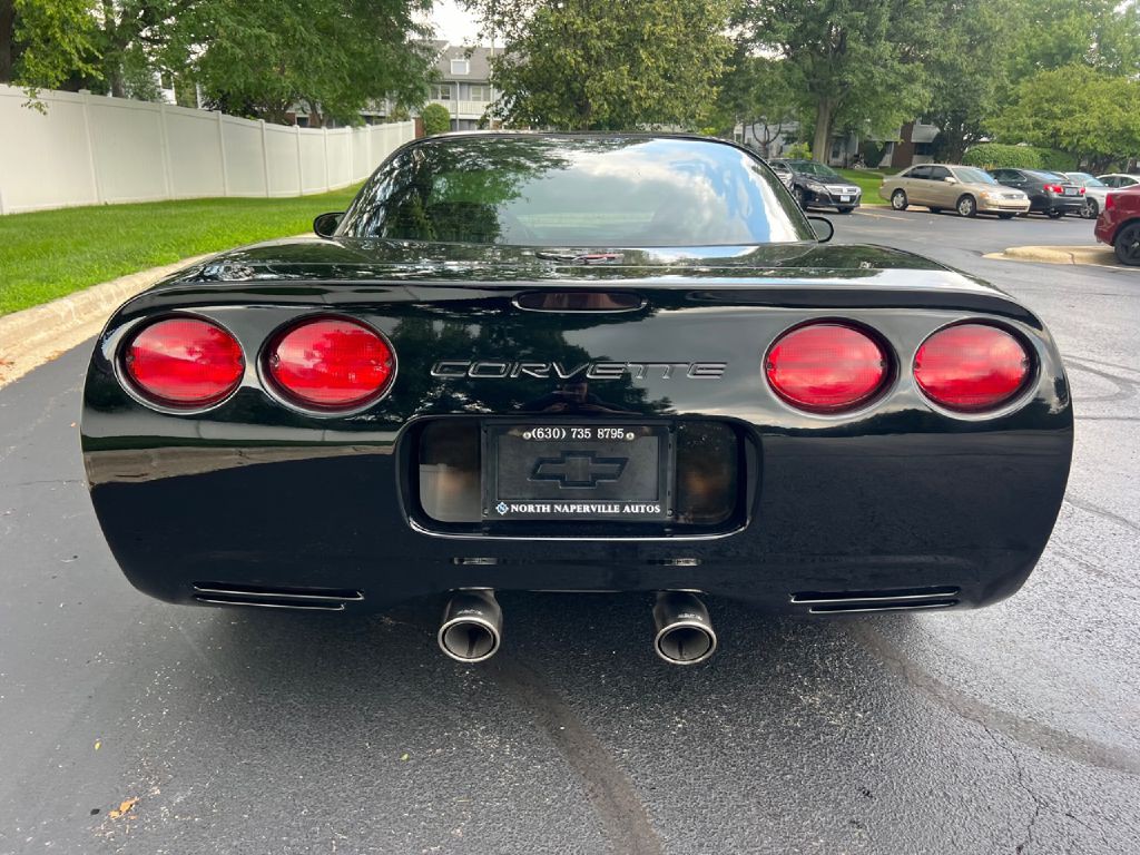 2004 Chevrolet Corvette Image 8