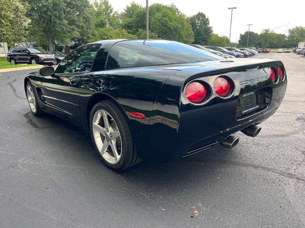 2004 Chevrolet Corvette Image 9