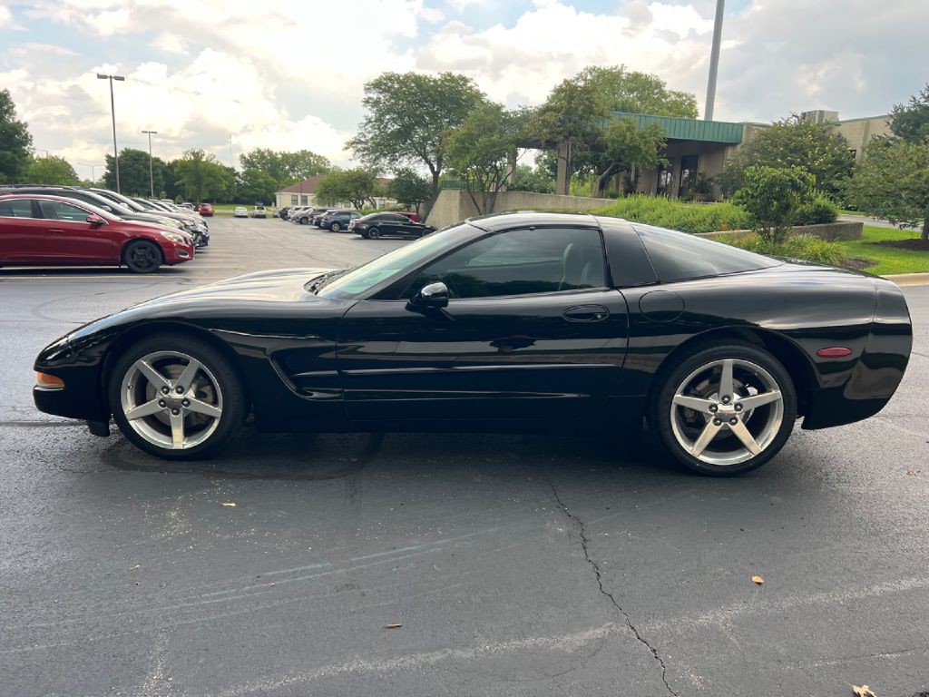 2004 Chevrolet Corvette Image 10
