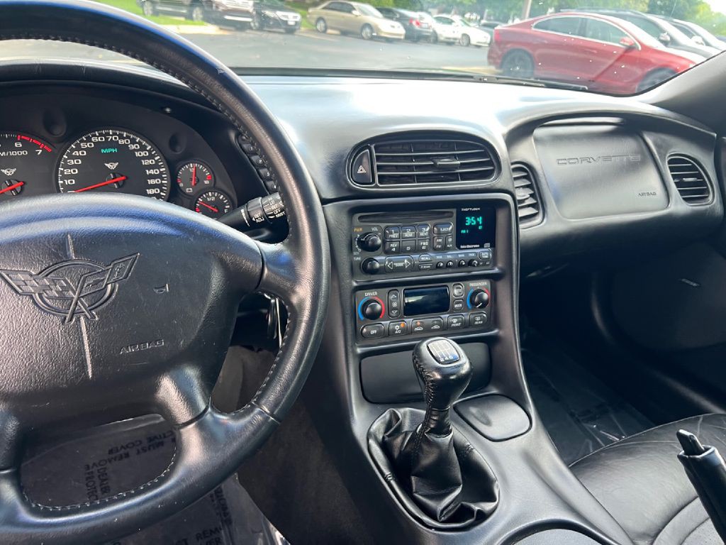 2004 Chevrolet Corvette Image 14