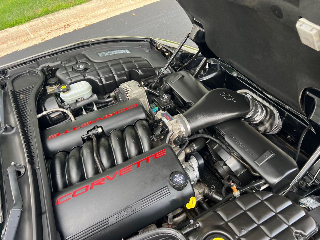 2004 Chevrolet Corvette Image 22