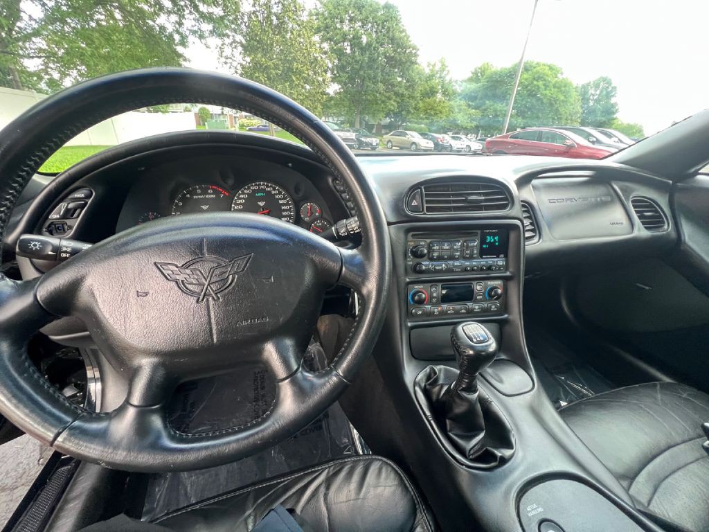 2004 Chevrolet Corvette Image 27