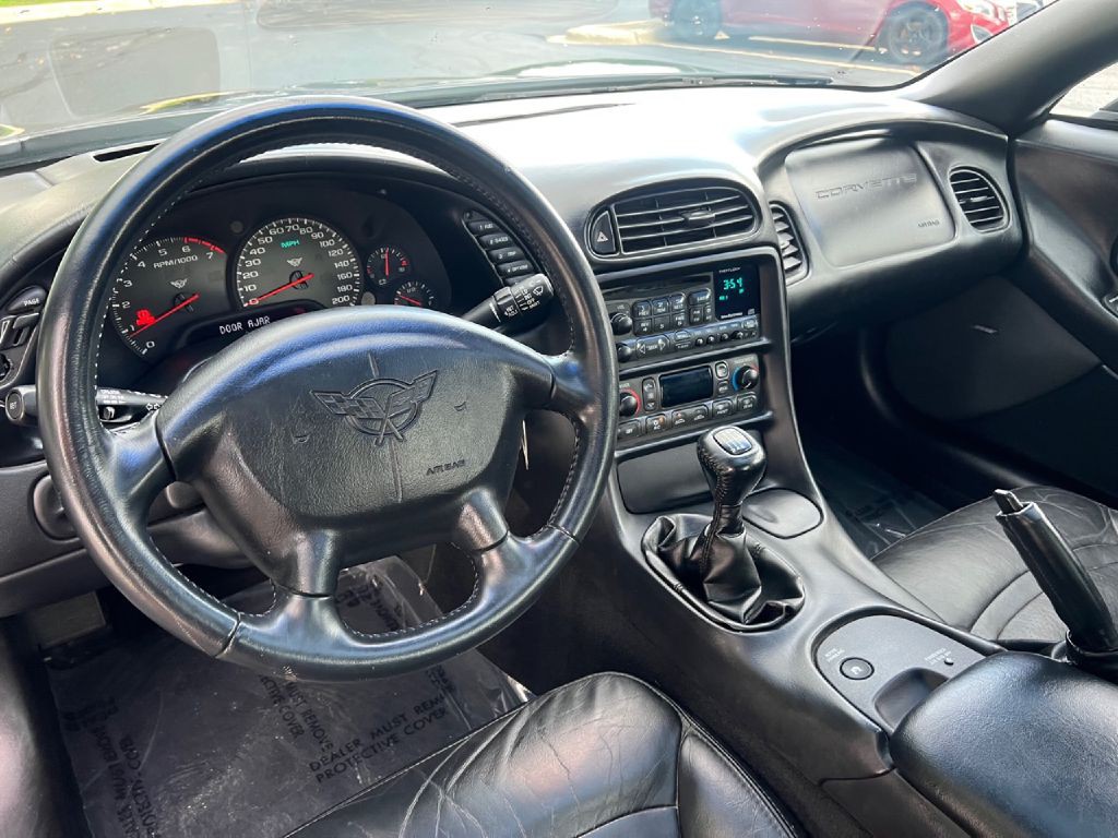 2004 Chevrolet Corvette Image 30