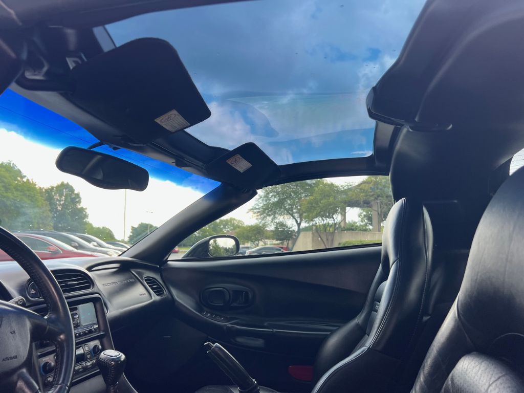 2004 Chevrolet Corvette Image 31
