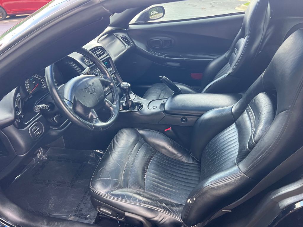 2004 Chevrolet Corvette Image 33