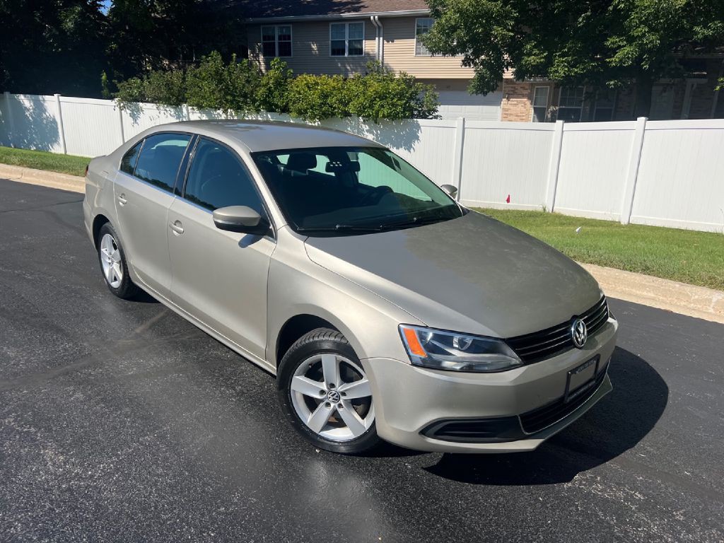 2013 Volkswagen Jetta Image 2
