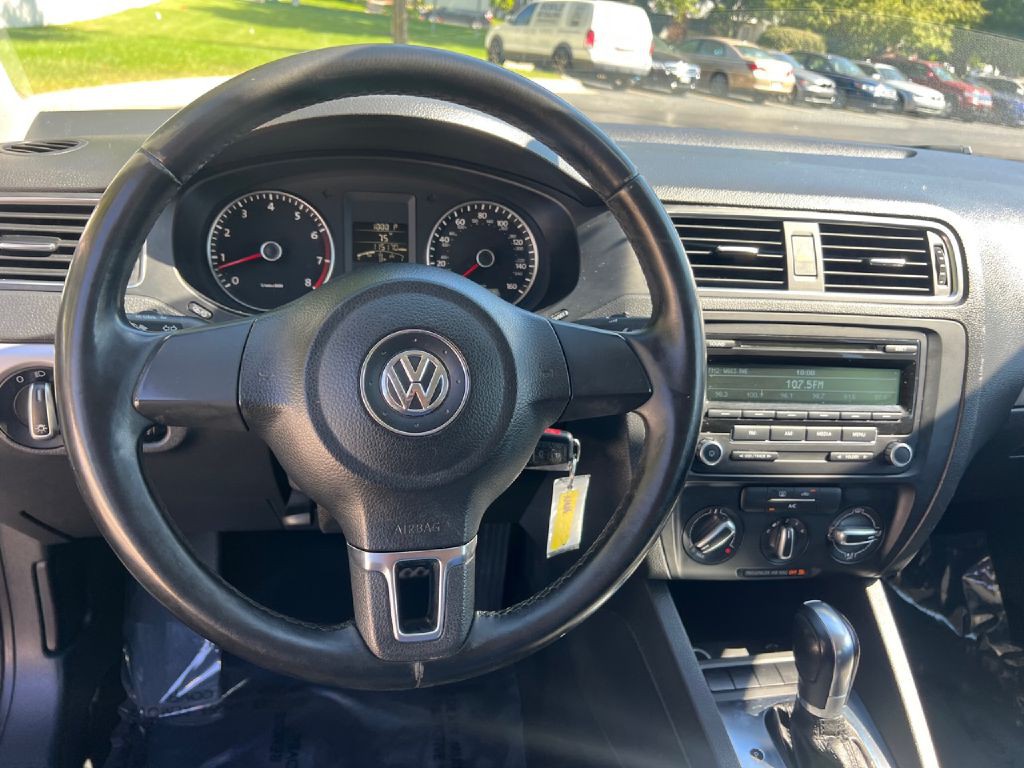 2013 Volkswagen Jetta Image 16
