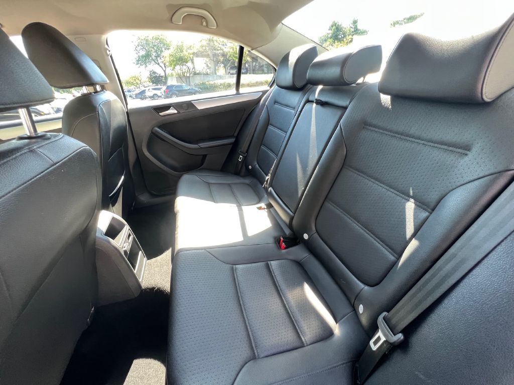 2013 Volkswagen Jetta Image 19