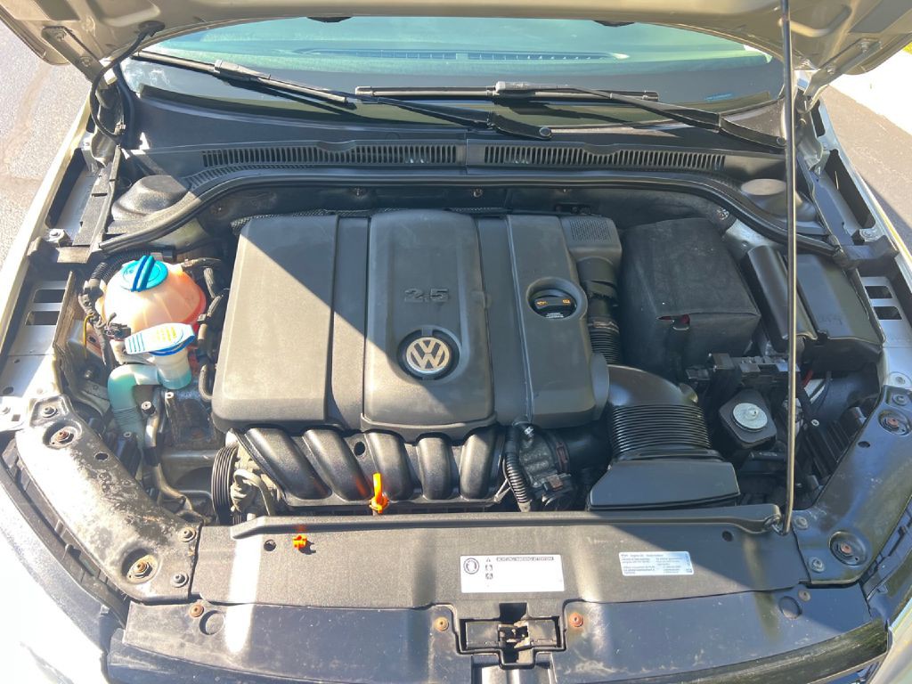 2013 Volkswagen Jetta Image 25