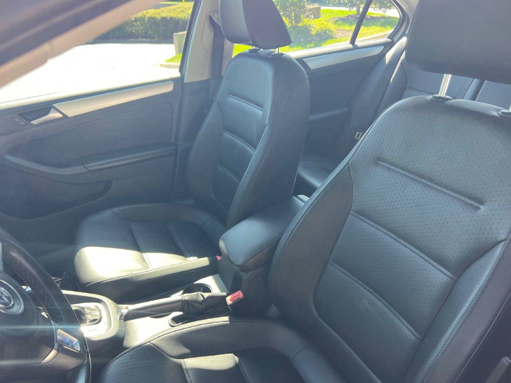 2013 Volkswagen Jetta Image 27