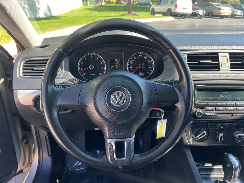 2013 Volkswagen Jetta Image 31