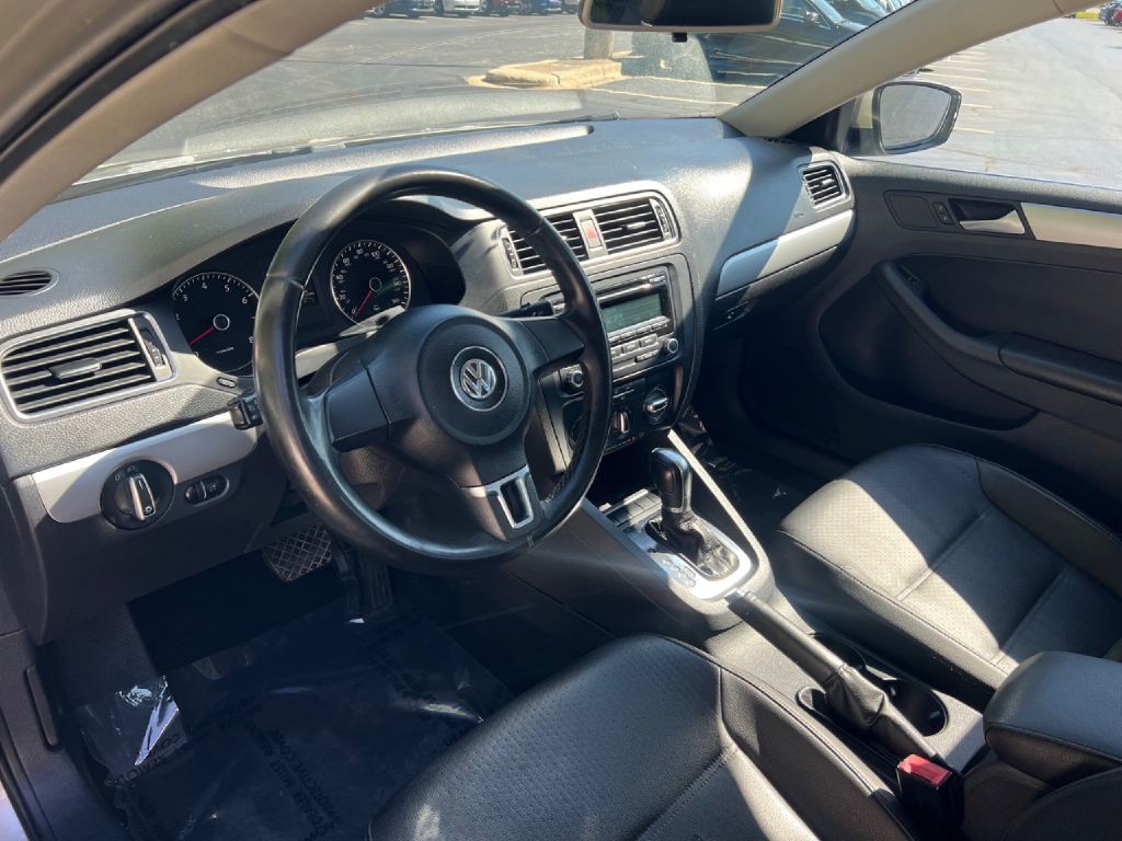 2013 Volkswagen Jetta Image 32